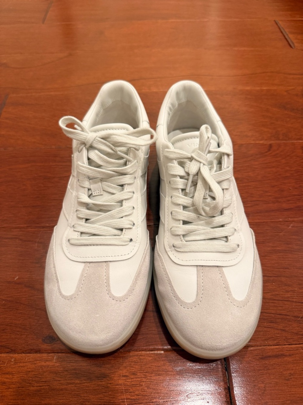Vince Low-Top Sneakers in Off-White